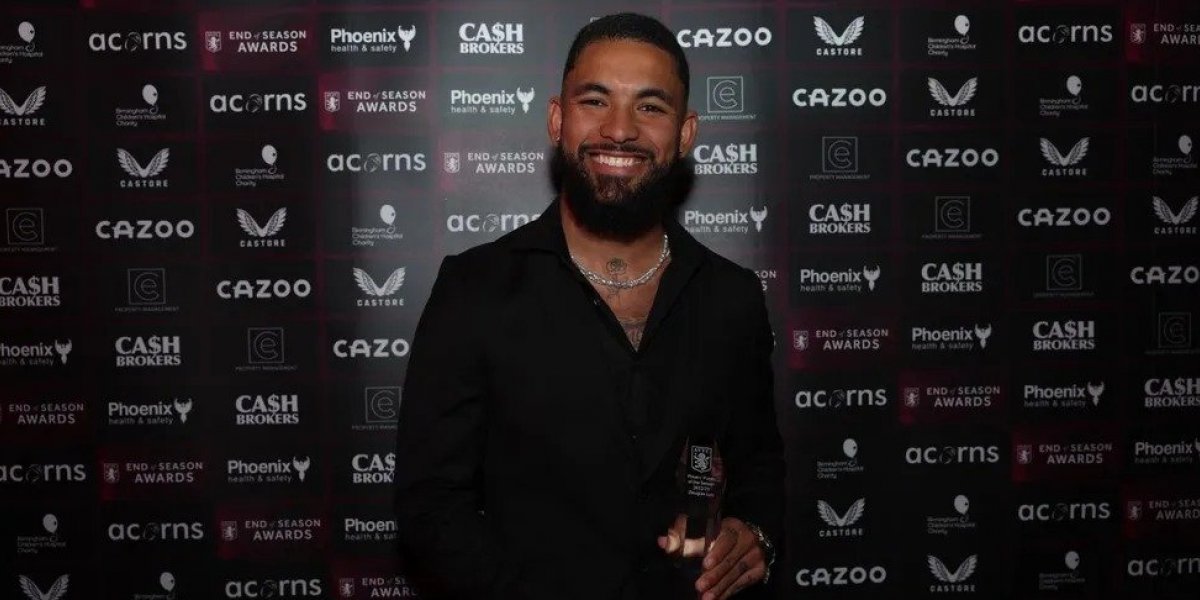 Douglas Luiz é eleito o melhor jogador do Aston Villa na temporada 2022/23