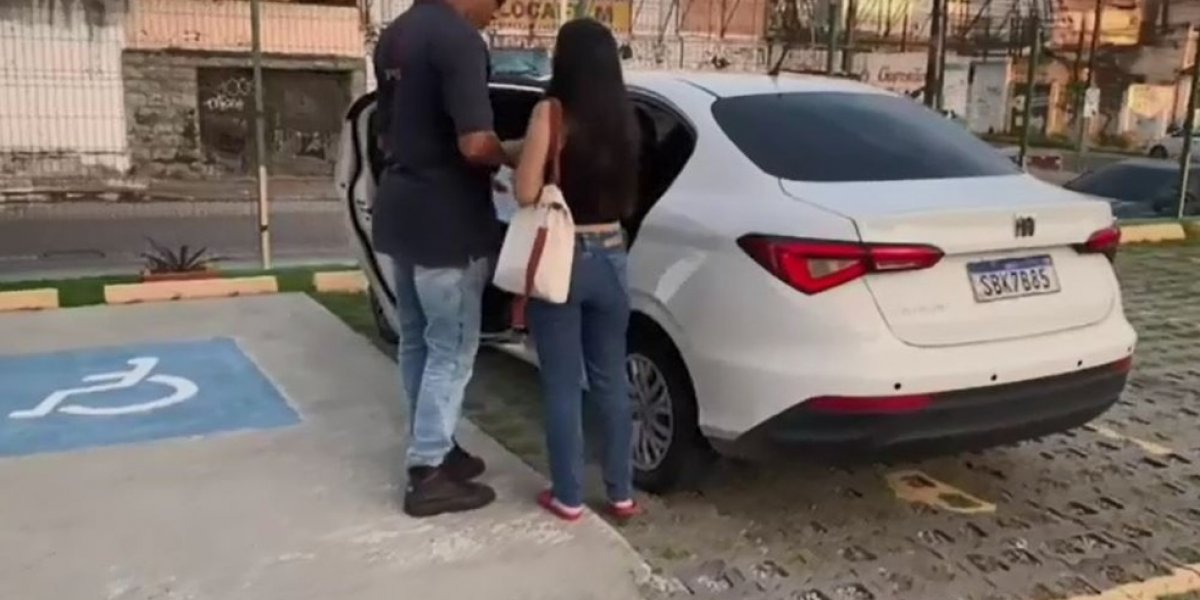 Mulher é presa suspeita de comprar diploma falso para atuar como cirurgiã