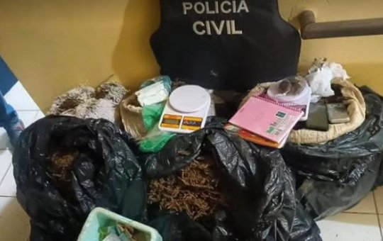 Polícia prende dois suspeitos de distribuir drogas no interior da Bahia