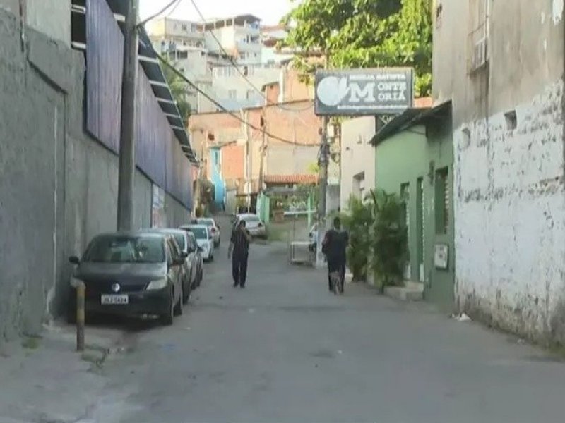 Mulher é encontrada morta e com marca de tiros no bairro do IAPI