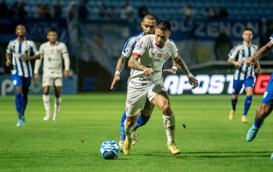 Vitória sofre gol no fim e empata com o Avaí na Ressacada