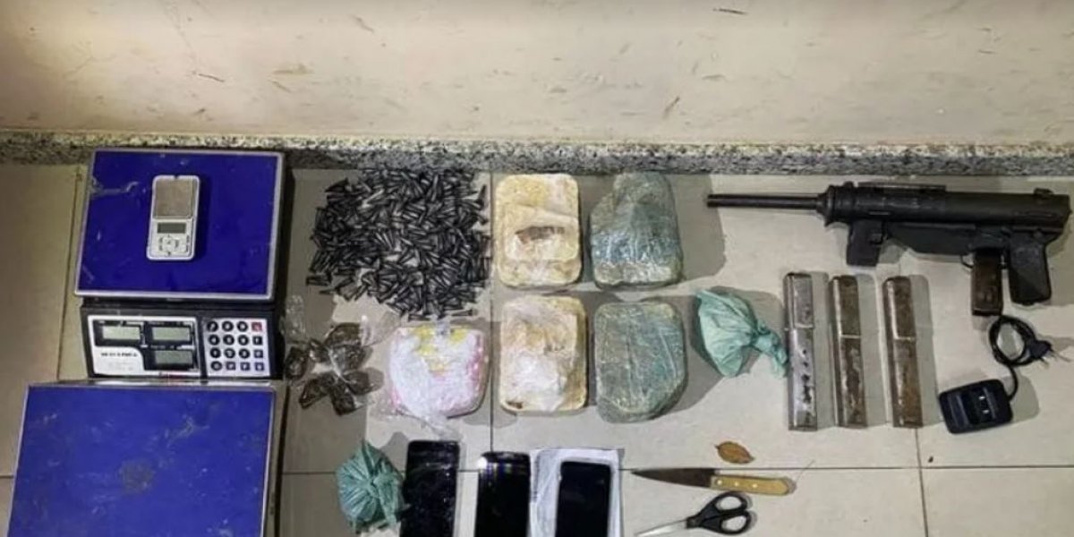 Homem é preso com submetralhadora no extremo sul da Bahia