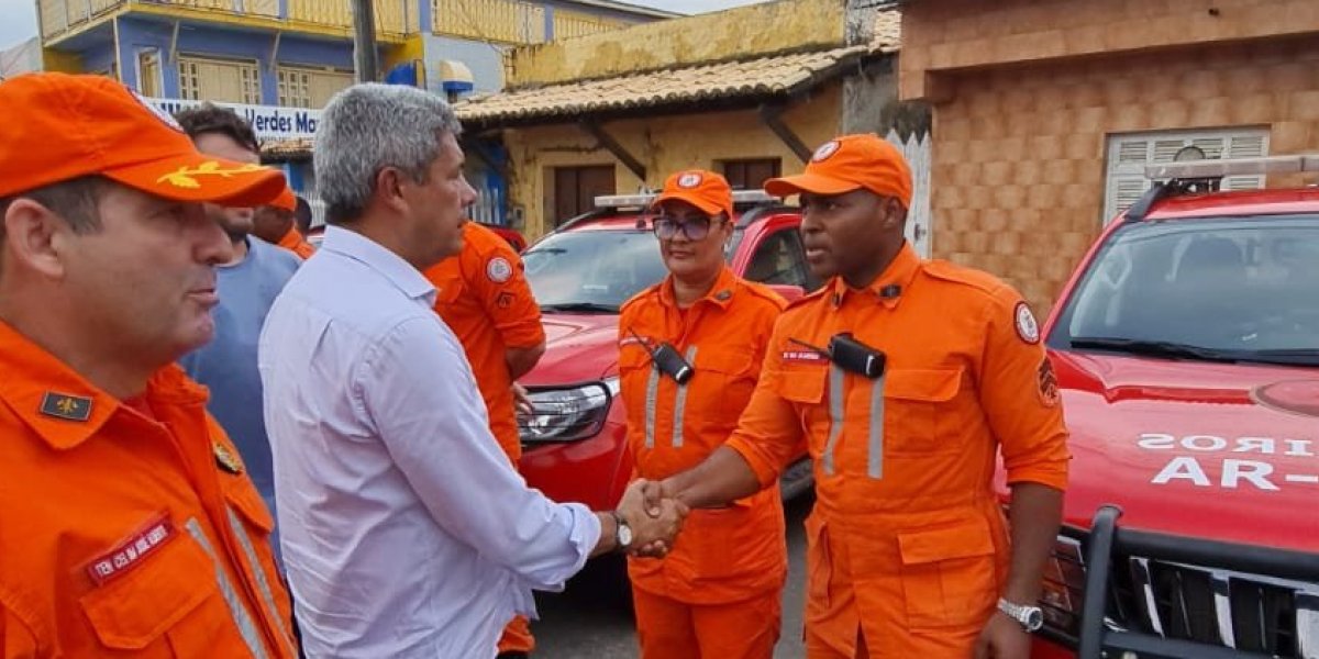 Governador diz que dará atenção a famílias afetadas pelas chuvas em Entre Rios