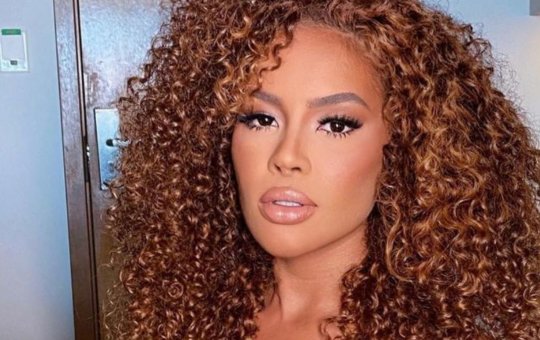 Sthe é 'atacada' por cobra em carro de aplicativo e relata susto: "Me tremendo"