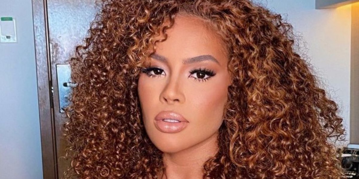 Sthe é 'atacada' por cobra em carro de aplicativo e relata susto: "Me tremendo"