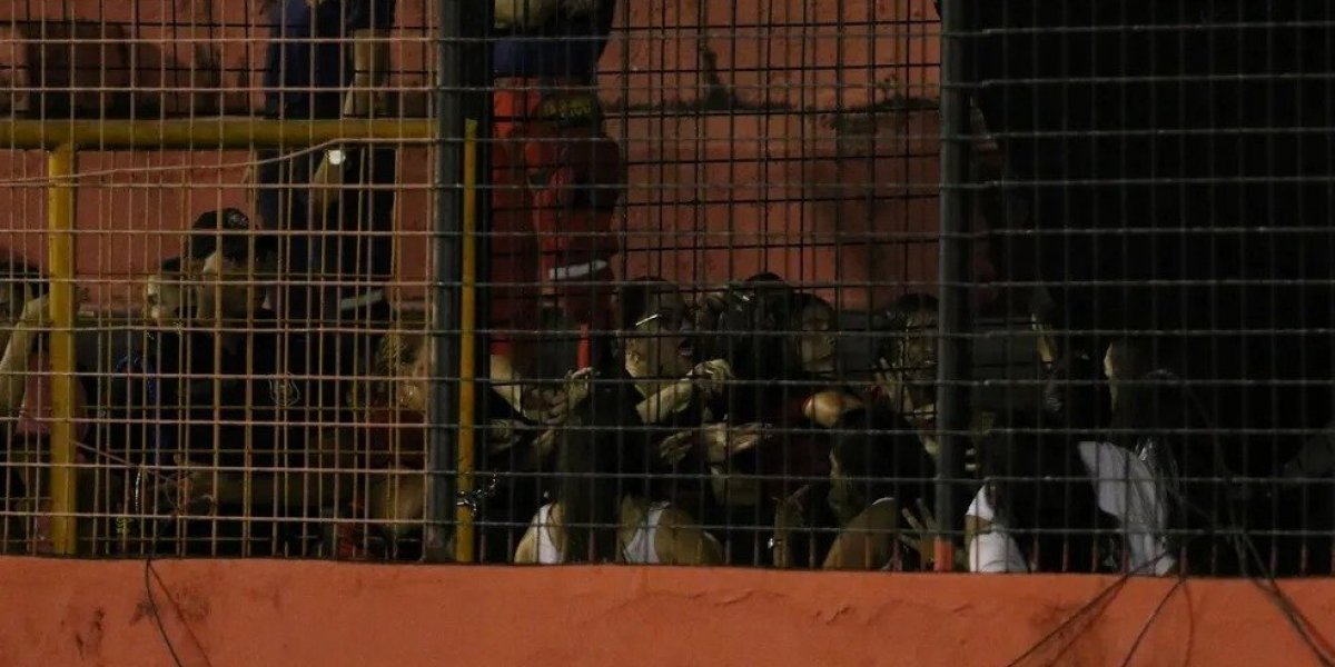 Em jogo exclusivo para mulheres, crianças e PcDs, torcidas do Sport e ABC brigam