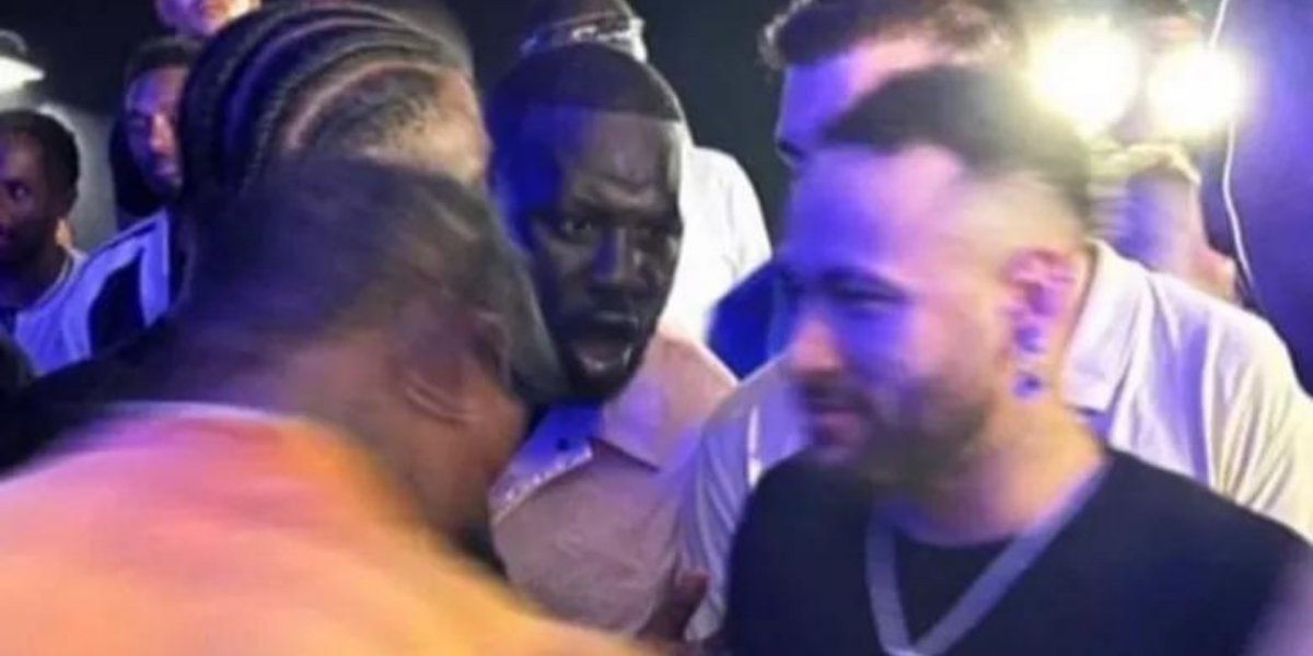 Neymar é 'balançado' por rapper e imagem viraliza