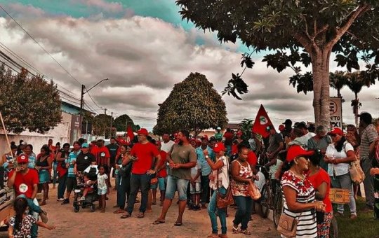 MST ocupa ruas de Itabela em reivindicação por uma liminar de despejo