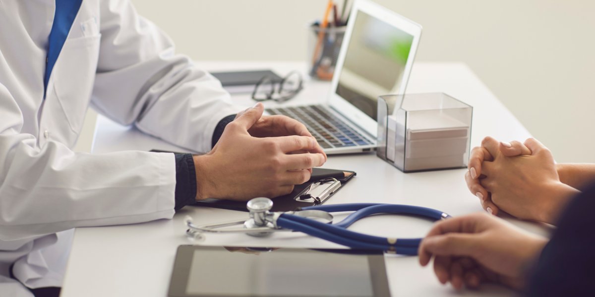 "Sorvete e Free Fire": Médico faz receita inusitada para criança e viraliza