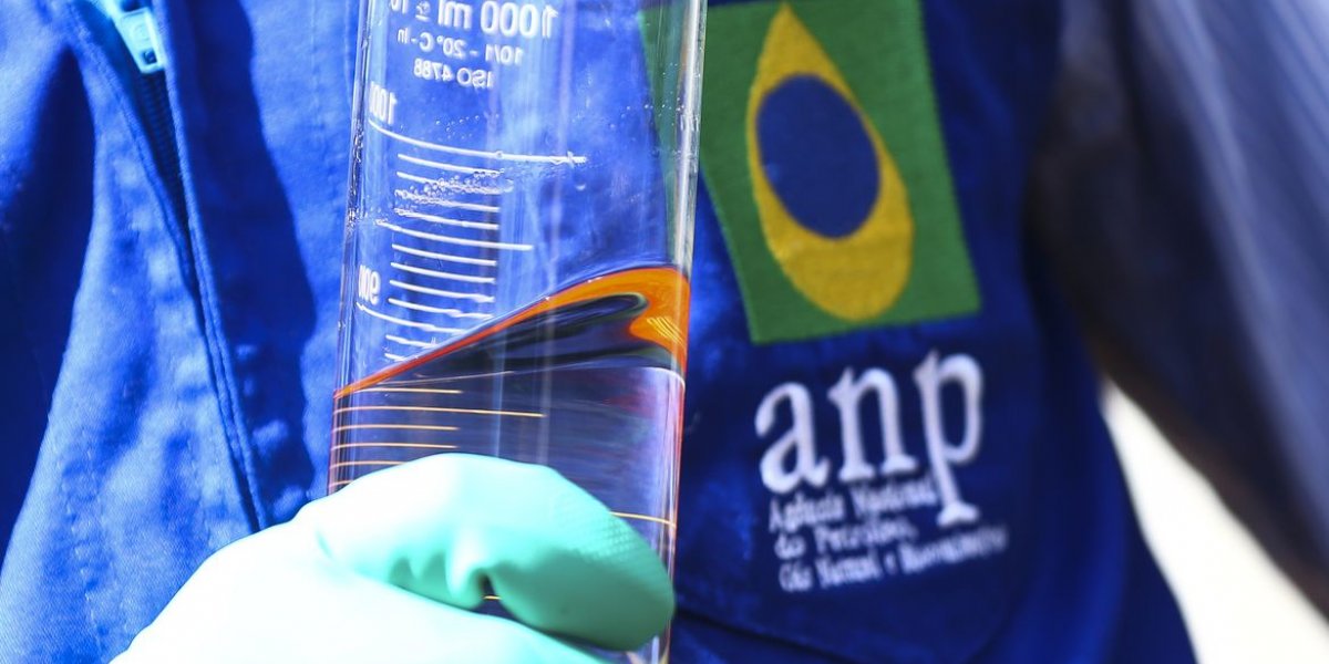 ANP encontra irregularidades em postos de combustíveis