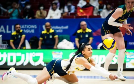 Seleção feminina perde para a China na estreia da Liga das Nações de vôlei