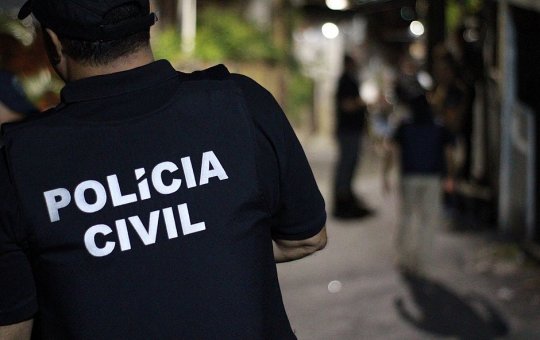 Mulher é presa na Bahia por torturar e acorrentar filho deficiente