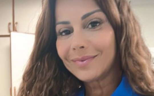 Após gravidez, Viviane Araújo faz lipo e troca de silicone nos seios