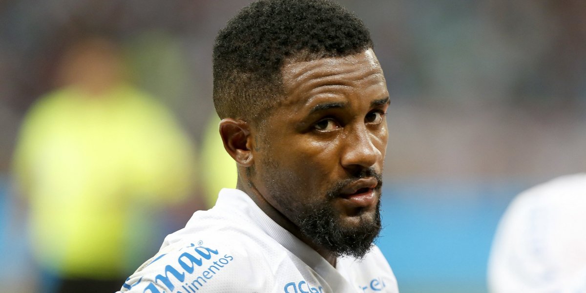 Cicinho faz seu melhor jogo pelo Bahia e se destaca nas estatísticas