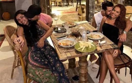 João Gomes e Ary jantam ao lado de Sthe Mattos e Kevi Jonny