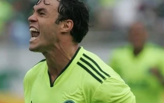 Justiça manda prender ex-jogador Kleber Gladiador por não pagar pensão da filha