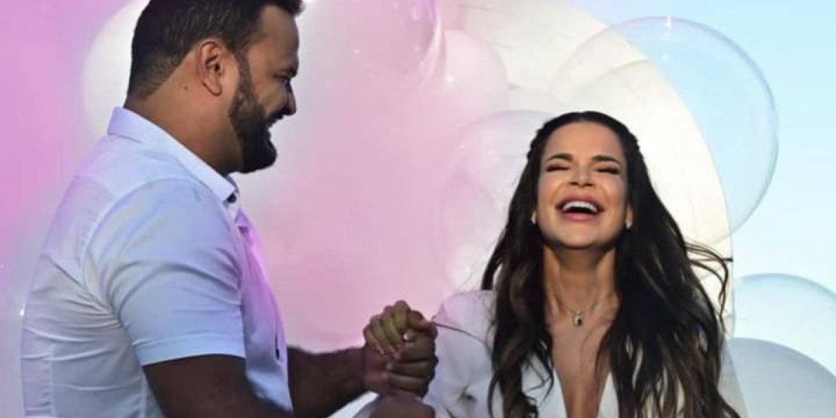 Mari Antunes, vocalista do Babado Novo, celebra chá revelação em Itacaré