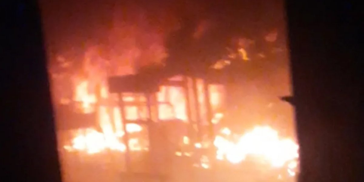 Incêndio atinge escola municipal na cidade de Dias D'Ávila