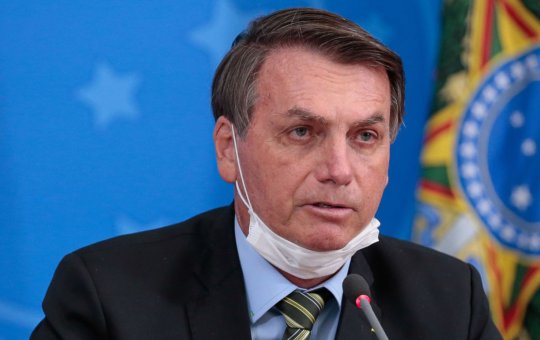 Justiça manda notificar Bolsonaro por não usar máscara durante ato em São Paulo