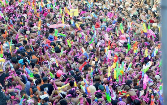 PL que proíbe pistolas d'água das Muquiranas no Carnaval é sancionado