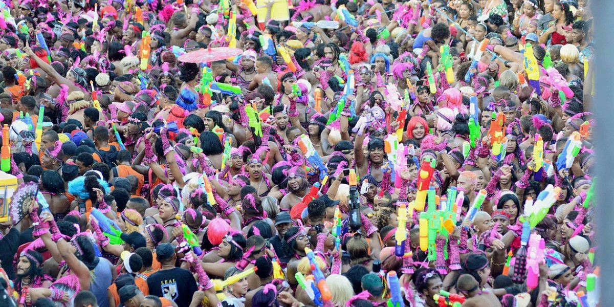 PL que proíbe pistolas d'água das Muquiranas no Carnaval é sancionado