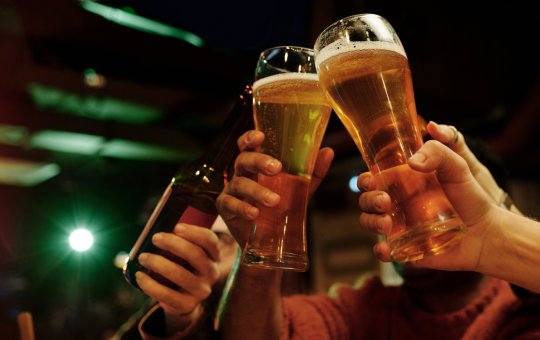 Beber em excesso causa efeito inverso da academia