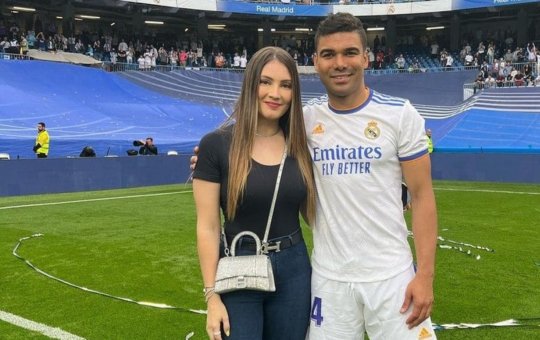 Mulher de Casemiro defende marido após exposed de suposta traição