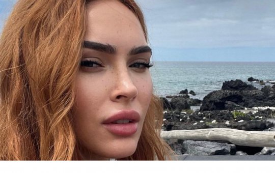 Atriz sensualiza nas redes sociais e deixa fãs enlouquecidos