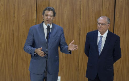 Haddad e Alckimin detalham pacote de R$ 1,5 bi para baratear veículos