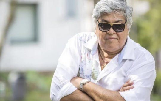 Sidney Magal recebe alta e deixa hospital em São Paulo