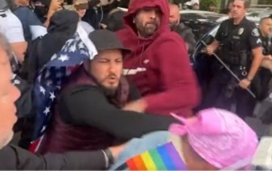 Manifestaçao LGBTQIA+ tem cenas de pancadaria; assista