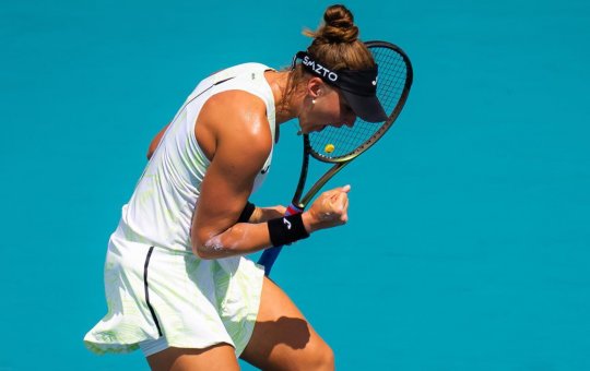 Histórico! Bia Haddad vence Ons Jabeur e avança à semifinal de Roland Garros