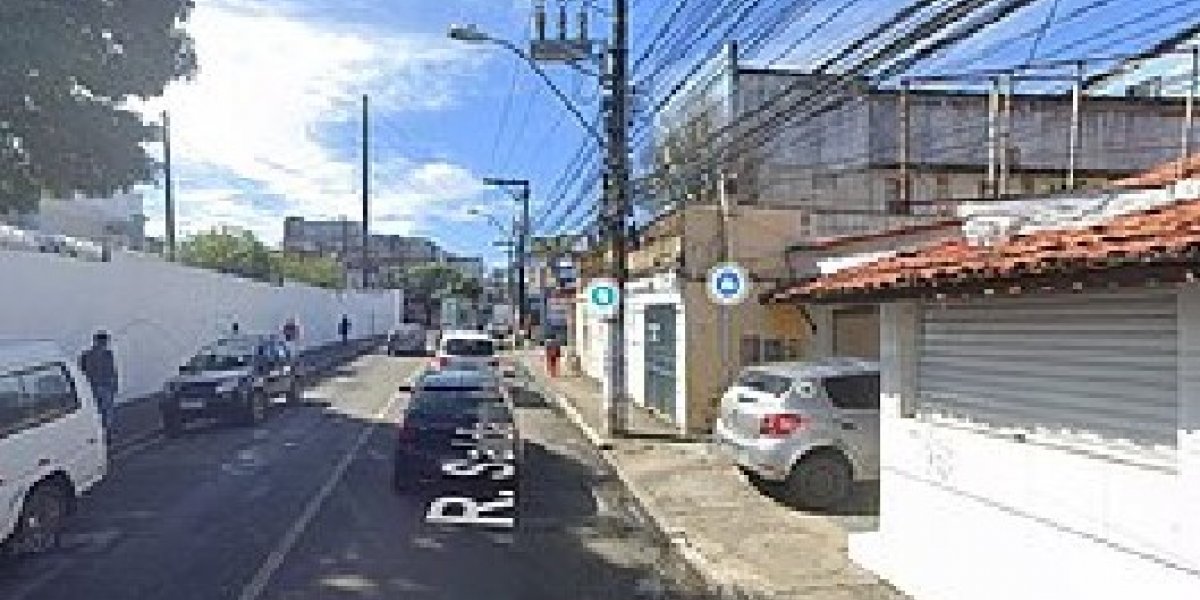 Mulher se joga de carro para fugir de sequestro na Caixa D’Água