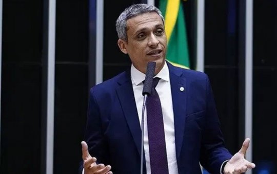 Deputado bolsonarista associa analfabetismo a votos em Lula no Nordeste