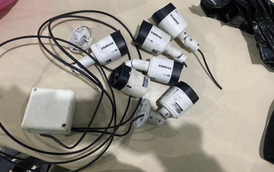 PM apreende câmeras que monitoravam policiais em área de tráfico no Lobato