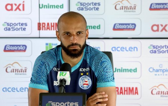 Thaciano destaca força do elenco do Bahia e se diz disposto para novas funções