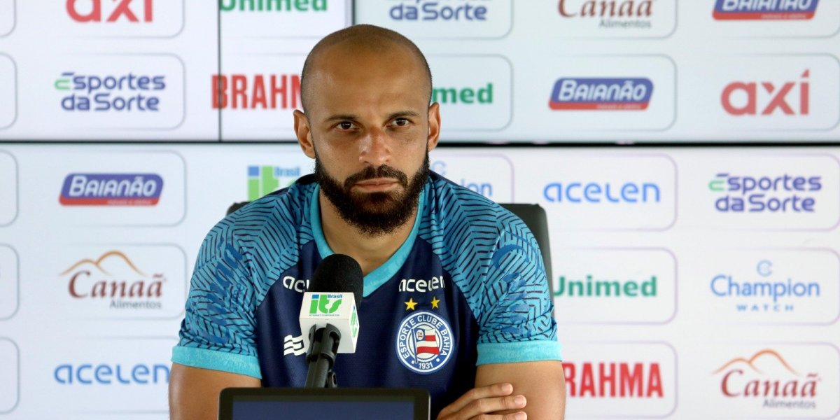 Thaciano destaca força do elenco do Bahia e se diz disposto para novas funções