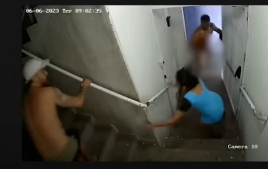 Homem sem roupa esfaqueia irmã e vizinho em São Paulo