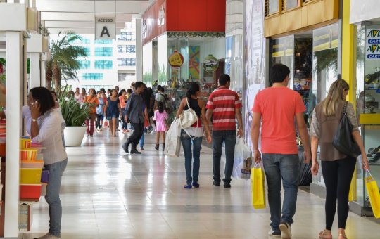 Dia dos Namorados: pesquisa mostra como tributos encarecem presentes