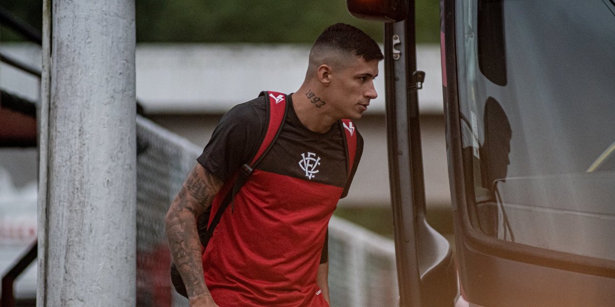 Camutanga leva o terceiro cartão amarelo e desfalca o Vitória contra o Guarani