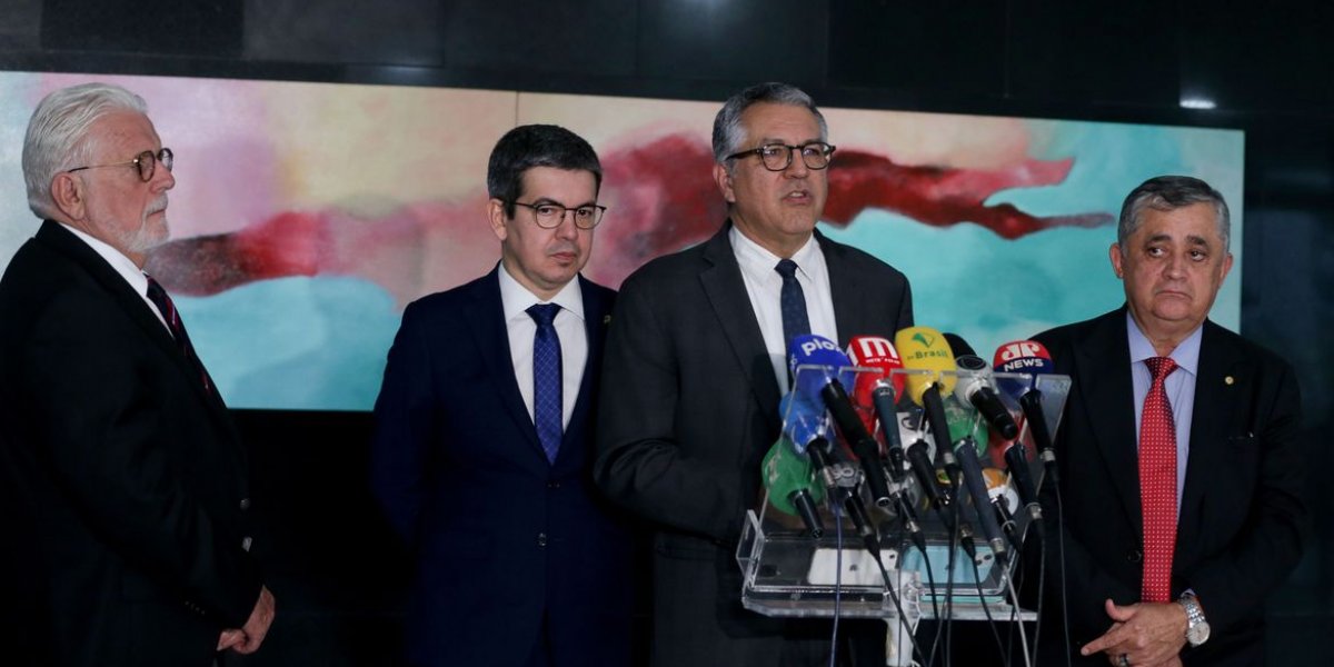 União Brasil quer reavaliar indicações de ministros, diz Padilha