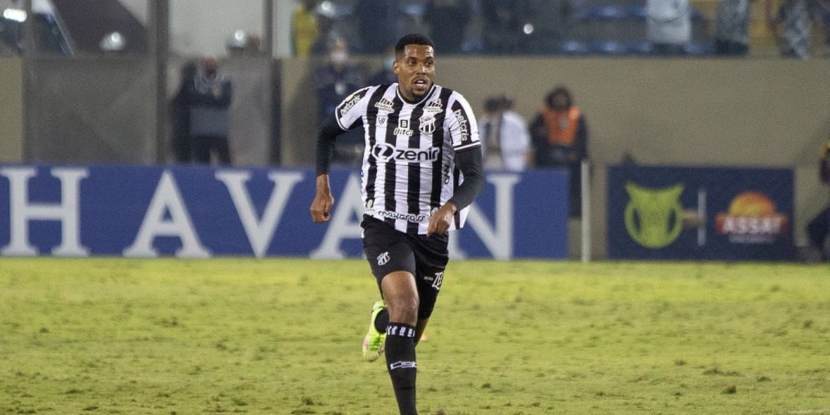 Vitória tem negociações avançadas com o atacante Iury Castilho