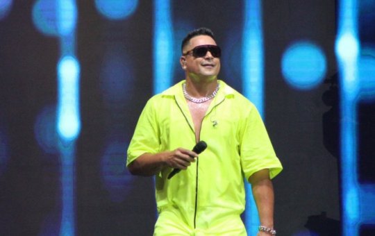 Xanddy Harmonia celebra aniversário com show na Boca do Rio, em Salvador