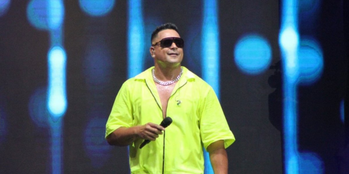 Xanddy Harmonia celebra aniversário com show na Boca do Rio, em Salvador