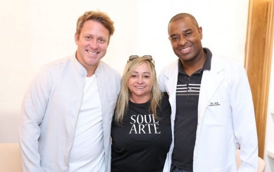 Após deixar clínica de reabilitação, Sérgio Hondjakoff volta a atuar em produção