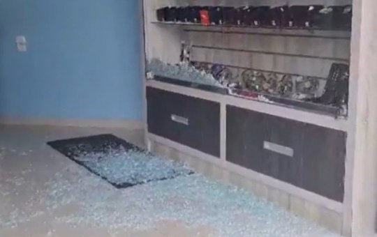 Trio é preso após tentar roubar joalheria e fazer funcionária refém em Eunápolis