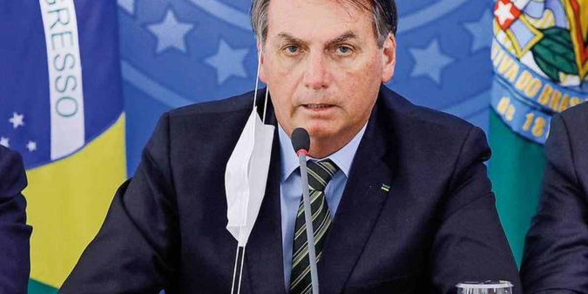 Justiça bloqueia R$ 87 mil de Bolsonaro por multas durante pandemia