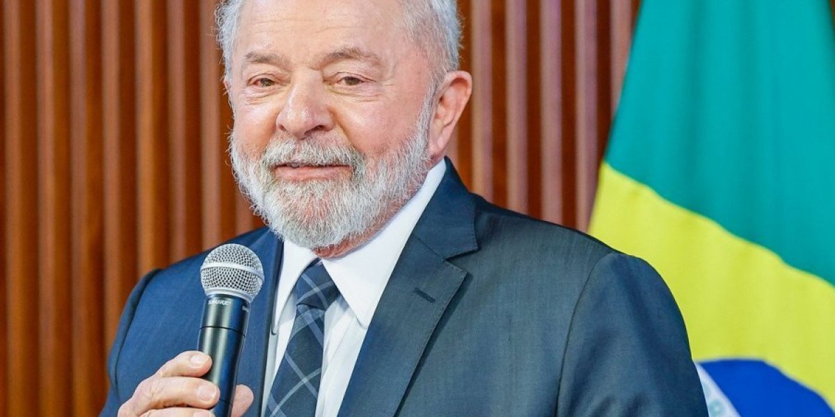 "Todas as propostas serão de governo", afirma Lula durante reunião com ministros