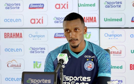 Rezende elogia Acevedo e se coloca à disposição para atuar na lateral-esquerda