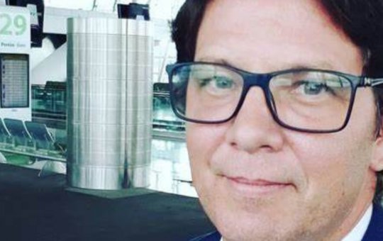 Mário Frias processa Samara Felippo por emoji de palhaço em foto; entenda